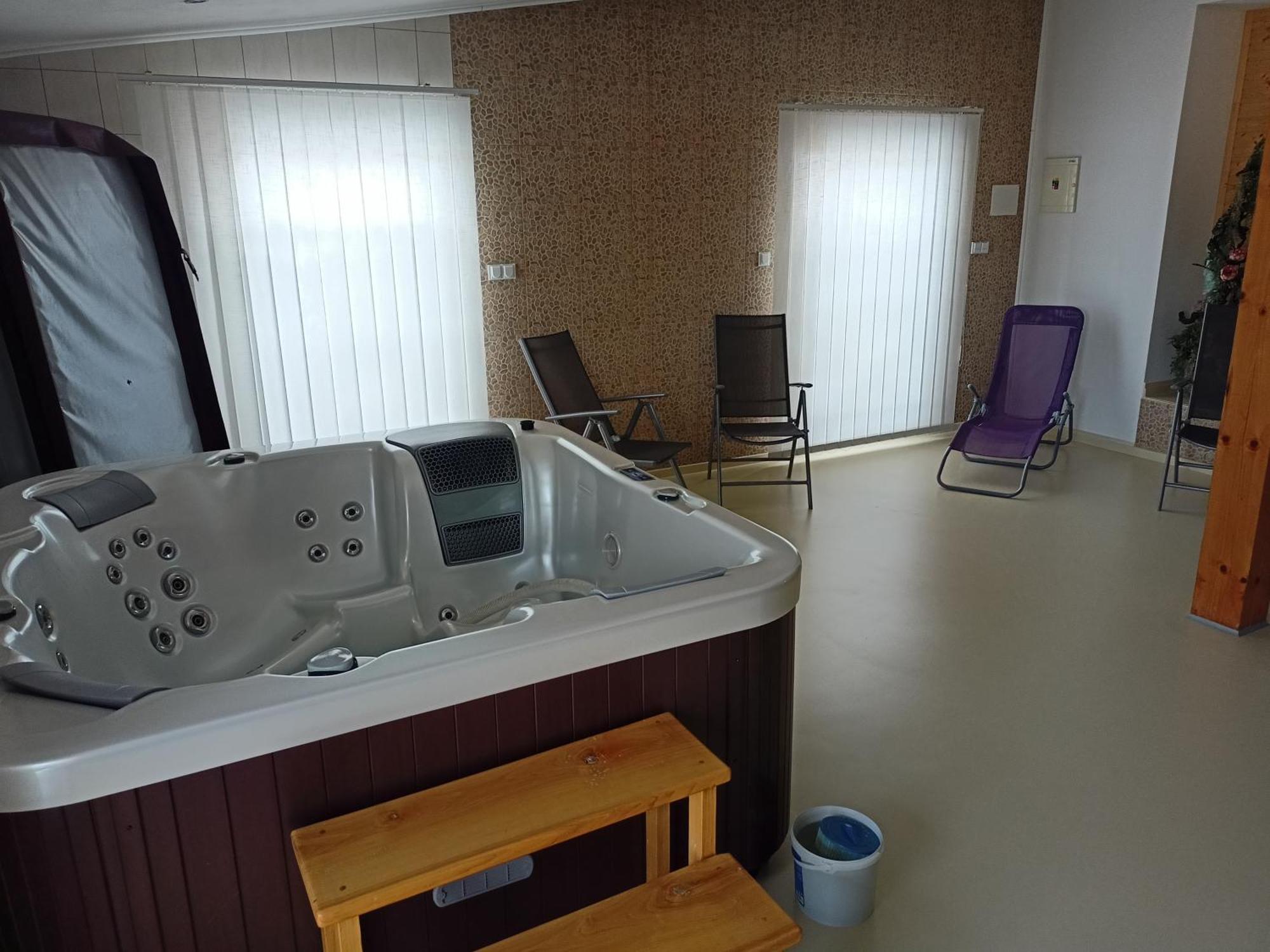 Hotel Kolonial Skalite Екстер'єр фото